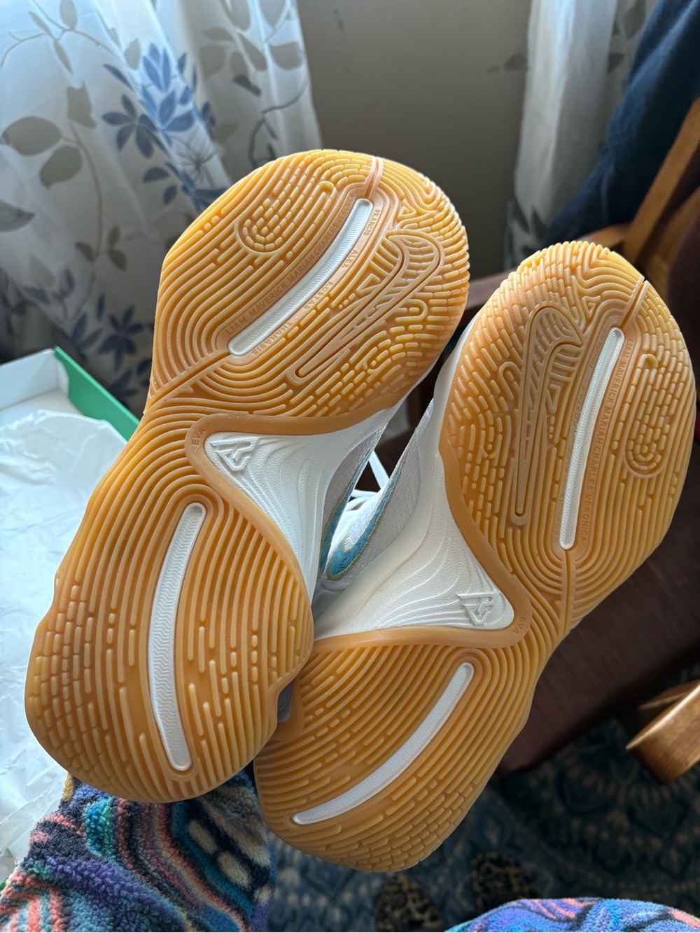 Nike Giannis Immortality 4 basketball shoes - Picture 2 of 7